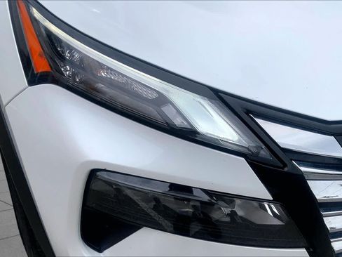 Used 2024 Nissan Rogue SV AWD/4WD image 26