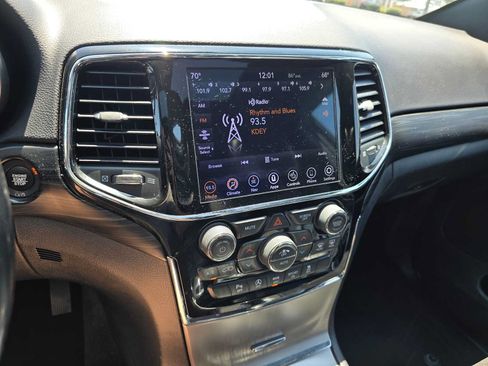 Used 2020 Jeep Grand Cherokee Altitude RWD image 27