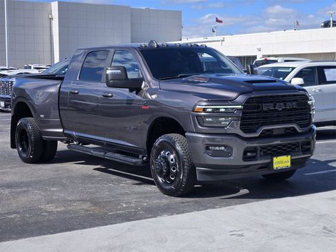 Used 2025 RAM 3500 Laramie image 3