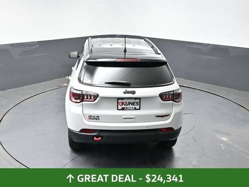 Used 2025 Jeep Compass Trailhawk AWD/4WD image 49