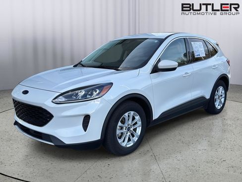 Used 2020 Ford Escape SE image 1
