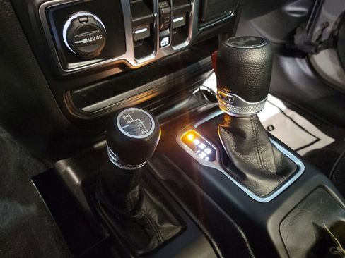 Used 2021 Jeep Wrangler Unlimited Sport AWD/4WD image 32