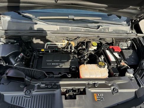 Used 2019 Chevrolet Trax LT w/ LT Convenience Package image 21