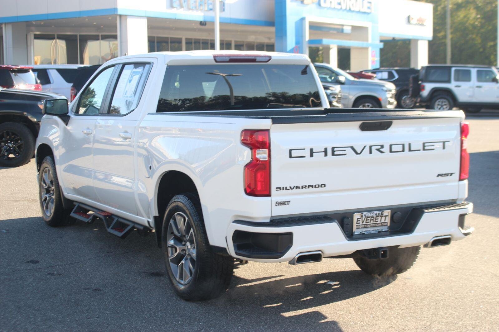 Used 2022 Chevrolet Silverado 1500 RST AWD/4WD image 5