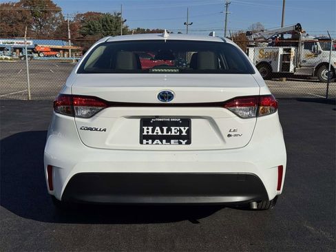 Used 2025 Toyota Corolla LE image 22