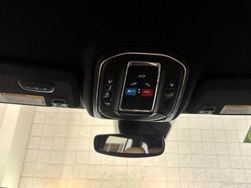 Used 2023 Jeep Grand Cherokee Limited AWD/4WD image 32