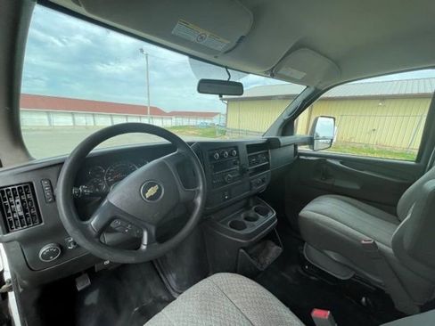 Used 2015 Chevrolet Express 3500 image 10