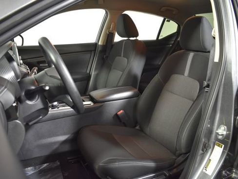 Used 2025 Nissan Sentra SV FWD image 12