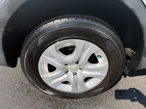 Used 2013 Toyota RAV4 LE image 8