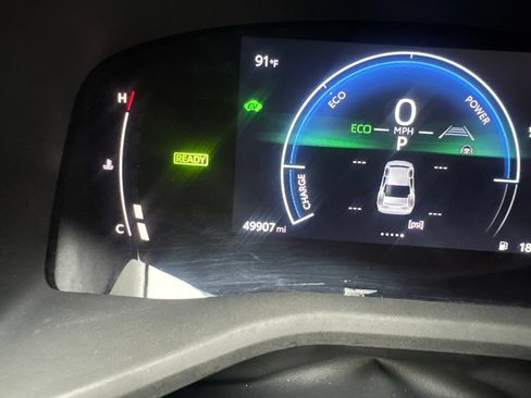 Used 2025 Toyota Camry LE FWD image 61