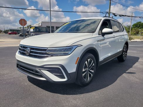 Used 2023 Volkswagen Tiguan S FWD image 2