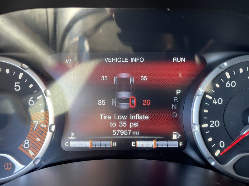 Used 2021 Jeep Renegade Latitude w/ Convenience Group AWD/4WD image 16