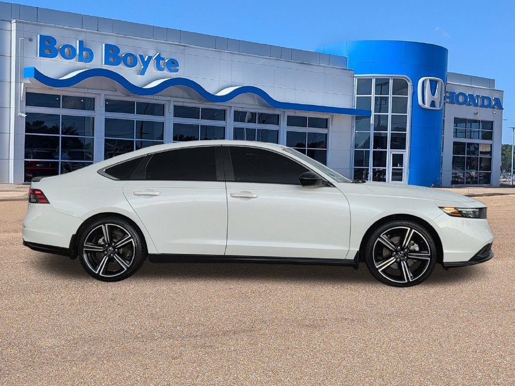 Certified 2024 Honda Accord Sport image 4