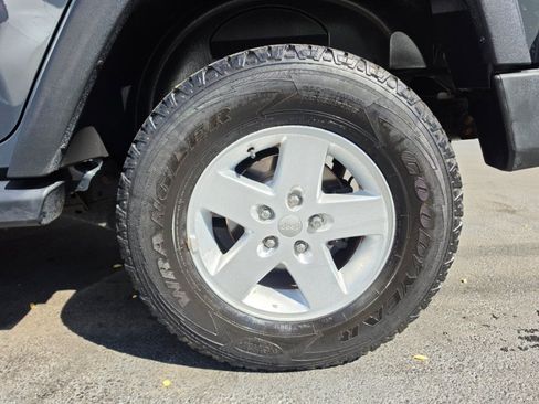 Used 2017 Jeep Wrangler Unlimited Sport w/ Quick Order Package 24S AWD/4WD image 11