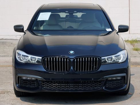 Used 2019 BMW 740i w/ M Sport Package RWD image 49