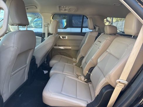 Used 2024 Ford Explorer XLT w/ Equipment Group 202A image 15