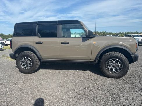 Certified 2025 Ford Bronco Badlands AWD/4WD image 4