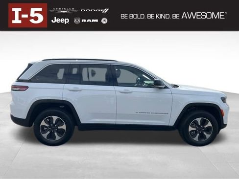 New 2025 Jeep Grand Cherokee Limited 4xe image 9