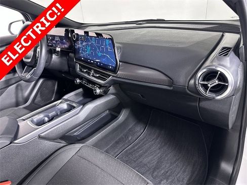 Used 2025 Chevrolet Equinox EV LT image 30