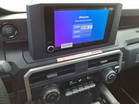 Used 2025 Toyota Tacoma SR image 13