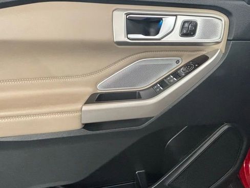 Used 2024 Ford Explorer Limited w/ Limited Technology Package image 24