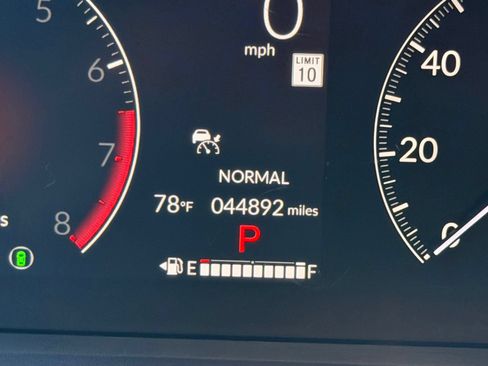 Used 2025 Honda Pilot Sport image 20