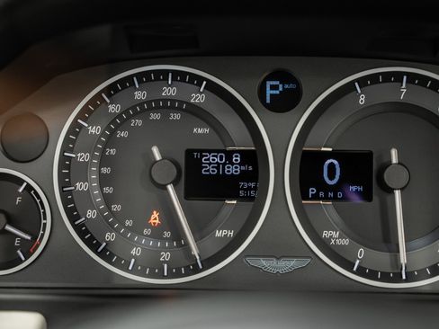 Used 2015 Aston Martin DB9 Volante image 45