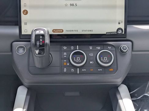 New 2026 Land Rover Defender 130 X-Dynamic SE AWD/4WD image 21
