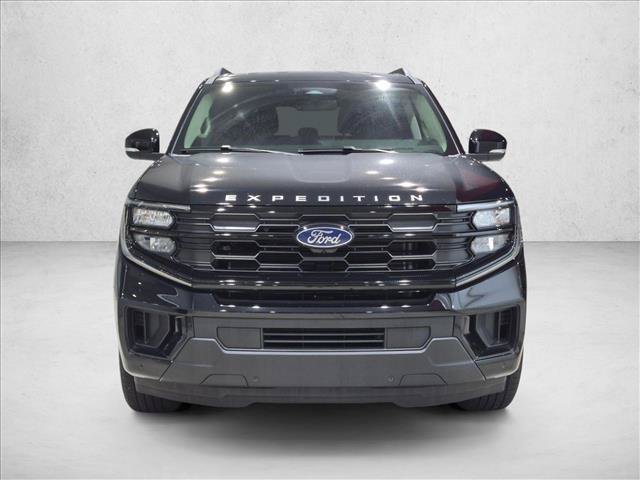 Used 2026 Ford Expedition Active RWD image 2