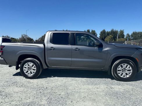 Used 2022 Nissan Frontier SV RWD image 9