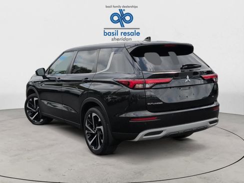 Used 2022 Mitsubishi Outlander SE image 8