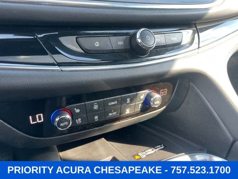 Used 2023 Buick Enclave Avenir w/ Avenir Technology Package AWD/4WD image 18