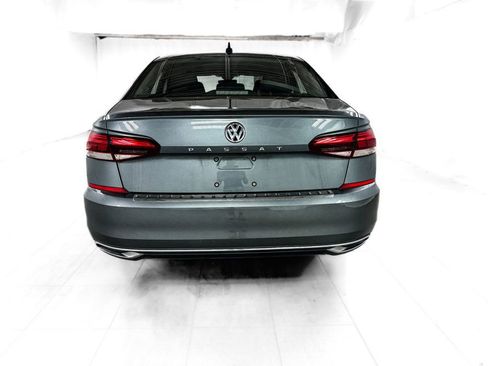 Used 2022 Volkswagen Passat 2.0T SE image 5