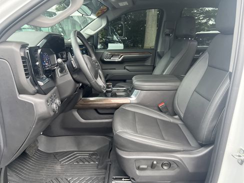 Certified 2024 Chevrolet Silverado 1500 LT Trail Boss w/ Convenience Package II image 16