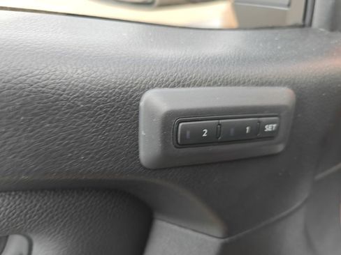 Used 2019 Nissan Titan PRO-4X w/ Pro-4x Convenience Package image 16