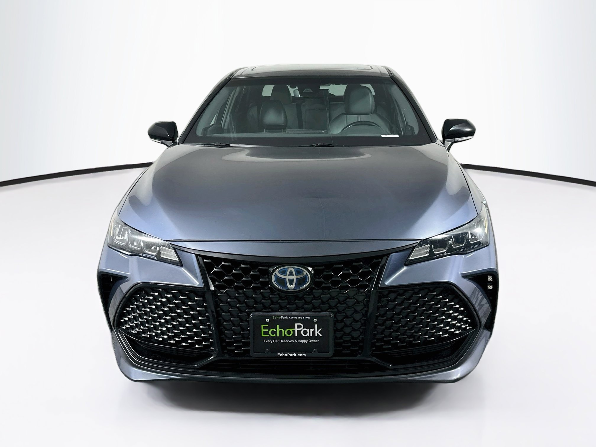 Used 2019 Toyota Avalon XSE w/ Preferred Accessory Package FWD image 2