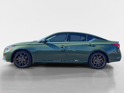 New 2025 Nissan Altima 2.5 SR image 2