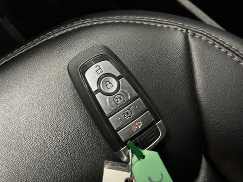 Used 2023 Ford Explorer XLT AWD/4WD image 27
