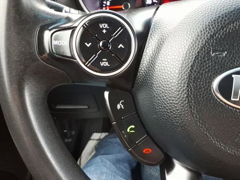 Used 2019 Kia Soul Base image 18