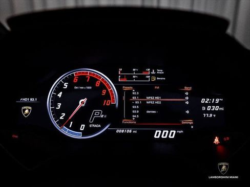 Used 2018 Lamborghini Huracan Performante AWD/4WD image 38