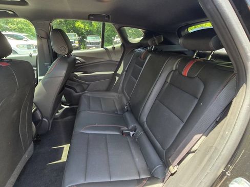 Used 2025 Chevrolet Trax RS w/ Sunroof Package FWD image 15