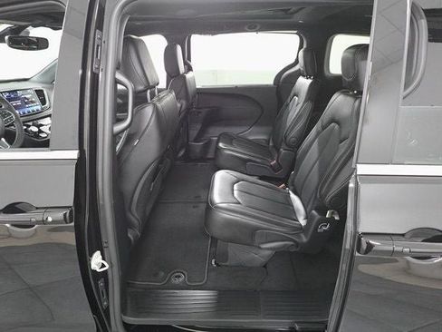 New 2026 Chrysler Pacifica Select AWD/4WD image 25