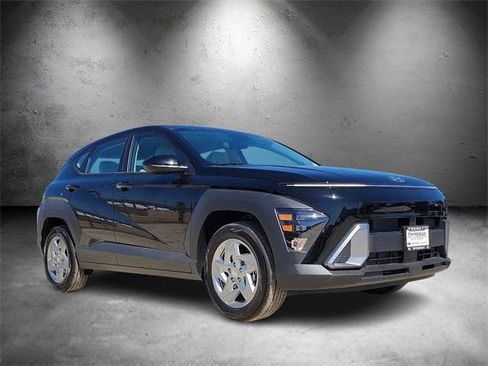 New 2026 Hyundai Kona SE image 2