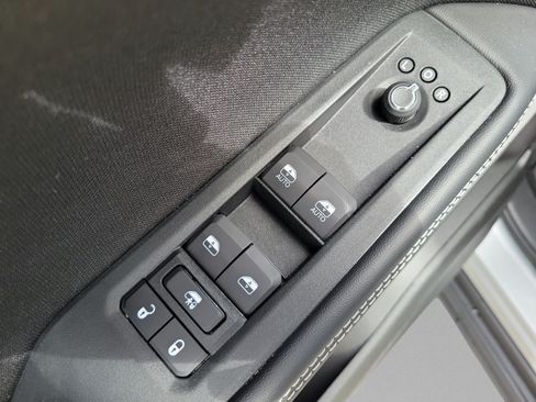 Certified 2026 Jeep Cherokee Laredo AWD/4WD image 13