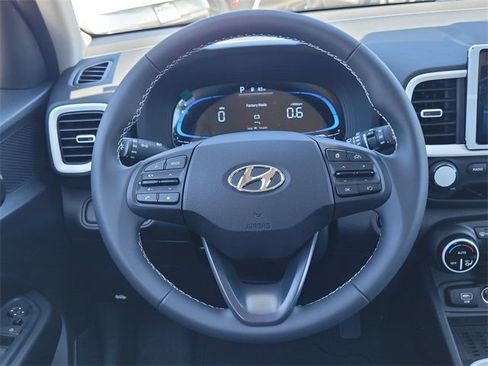 Certified 2025 Hyundai Venue Limited FWD image 25