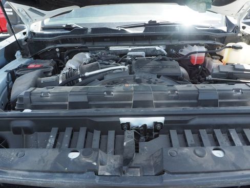 Used 2024 Chevrolet Silverado 2500 LT AWD/4WD image 11