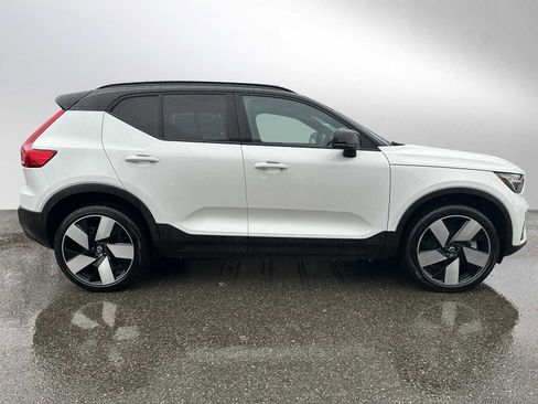 Certified 2023 Volvo XC40 Recharge Ultimate image 2