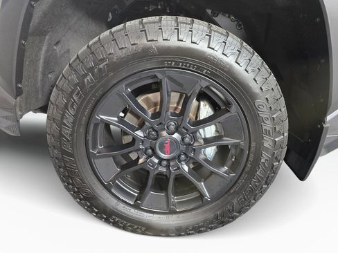 Used 2022 Toyota Tundra Limited w/ TRD Off-Road Package AWD/4WD image 10