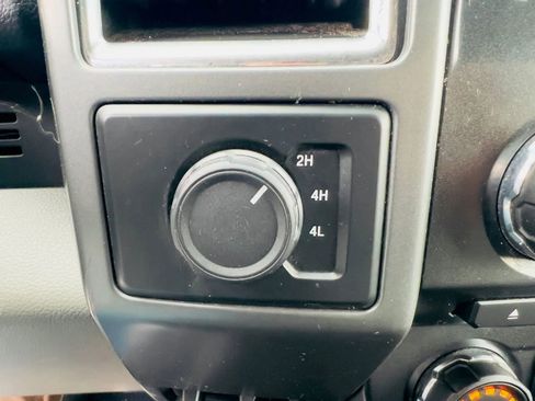 Used 2015 Ford F150 XLT w/ Trailer Tow Package image 35