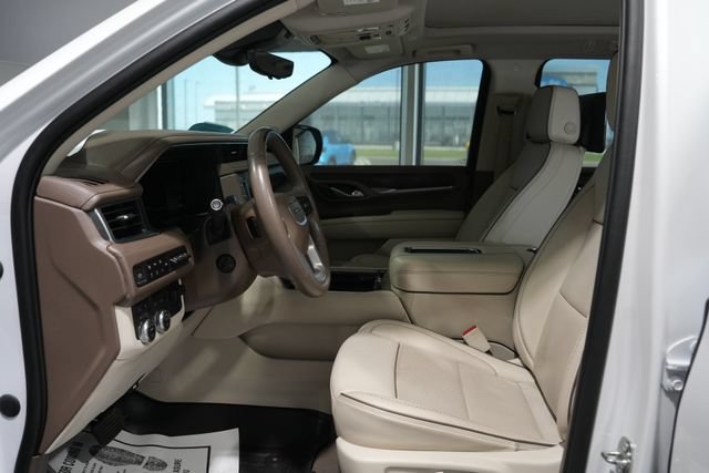 Used 2023 GMC Yukon XL Denali w/ Denali Reserve Package AWD/4WD image 18